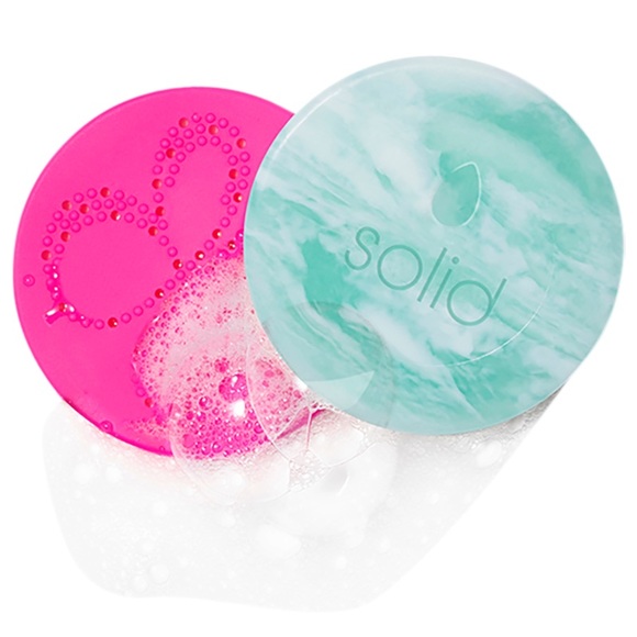 BLENDERCLEANSER Solid Chill Swirl by BeautyBlender - Picture 5 of 6